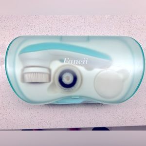 Fancii Waterproof Facial Cleansing Spin Brush Set with 3 Exfoliating Brush Heads